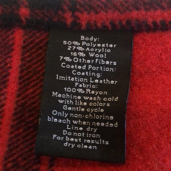 Rock&Republic Red and Black Plaid Cape - Picture 8 of 11